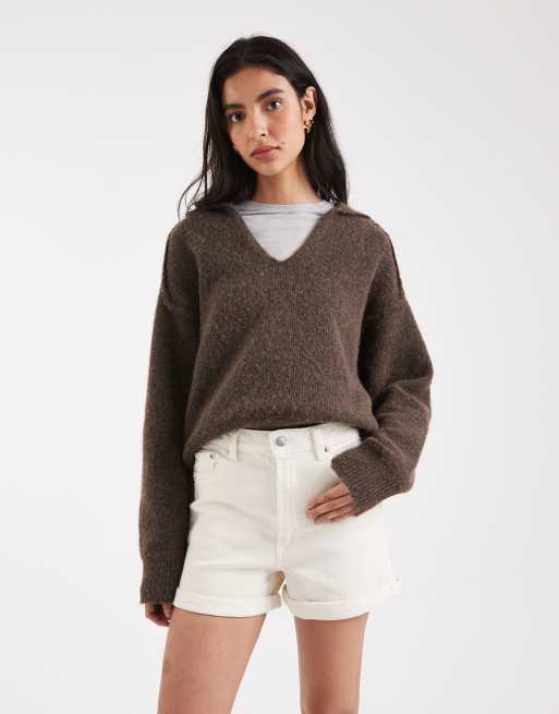ASOS DESIGN denim comfort mom shorts in white, 4 of 5