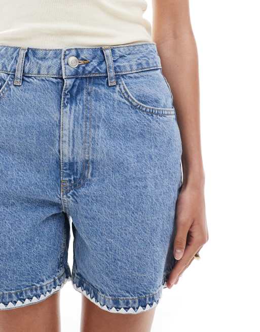 ASOS DESIGN - Denim dad short met gebloemd randje in wit, 5 van 5