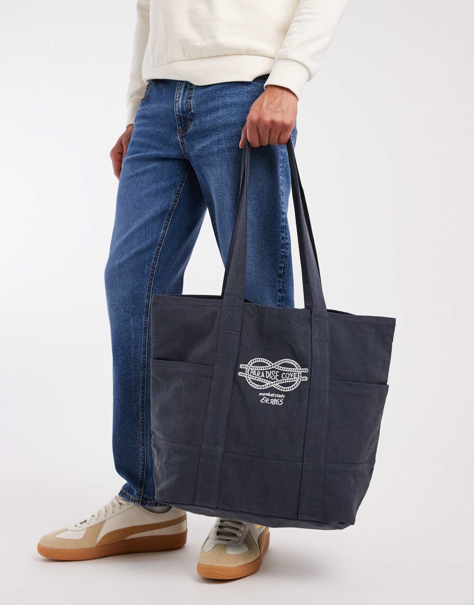 Джинсовая сумка ASOS DESIGN с графическим рисунком синего цвета