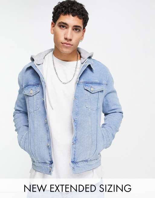 ASOS DESIGN - Denim jack met afneembare jersey capuchon in light wash blauw