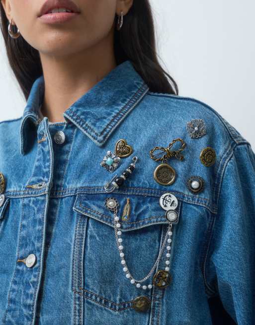 ASOS DESIGN denim jacket with broach detail in vintage blue, 4 of 4