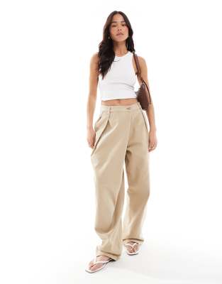 ASOS DESIGN - Denim-Jeans in hellem Sand mit weitem Bein und Wickeldetail-Neutral