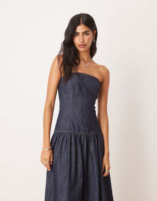 ASOS DESIGN - Denim maxi bandeau-jurk met verlaagde taille in indigo spoeling, 2 van 4