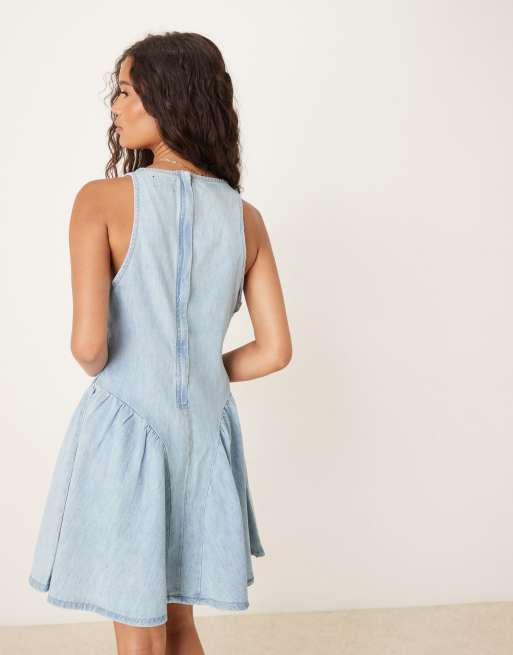 ASOS DESIGN denim mini dress with side bustle and plunge neckline in bleach wash, 3 of 4
