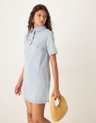 ASOS DESIGN - Denim mini polojurk in lichte wassing - view 1