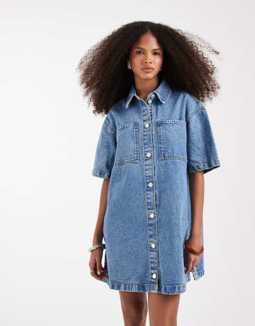 ASOS DESIGN - Denim overhemdjurk met korte mouwen in mid-wash blauw, 2 van 4