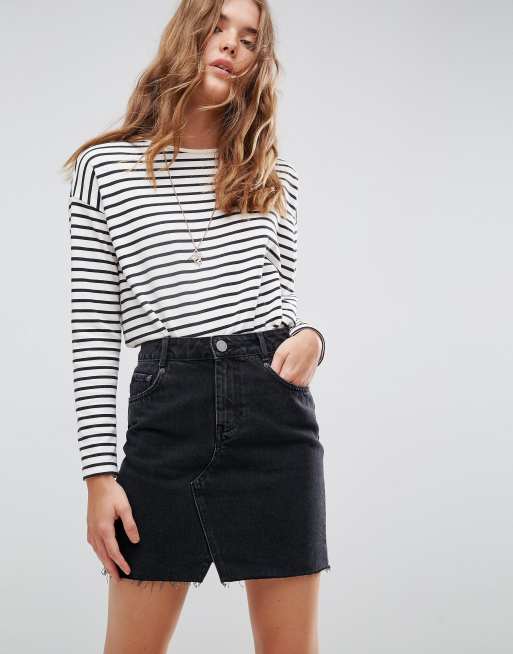 ASOS DESIGN denim pelmet skirt in washed black, 4 of 4