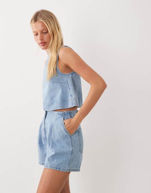 ASOS DESIGN denim pleat front short co-ord with cinch back detail in light wash, 2 of 5