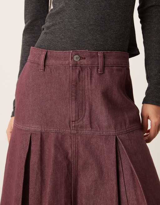ASOS DESIGN denim pleated maxi skirt in burgundy, 3 of 5