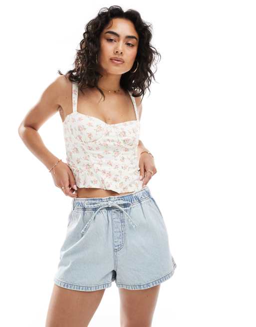 ASOS DESIGN denim pull on shorts in light wash, 2 of 5