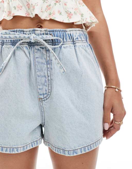 ASOS DESIGN denim pull on shorts in light wash, 4 of 5