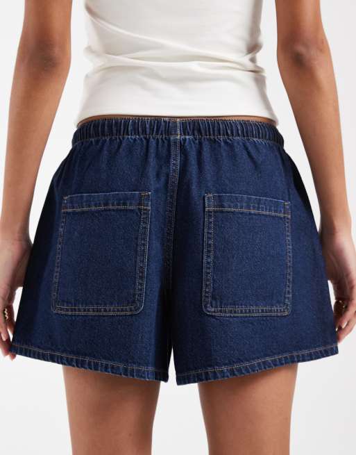 ASOS DESIGN denim pull on shorts in rinse, 4 of 5