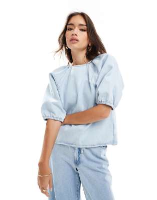 denim raglan puff sleeve top in bleach-Blue