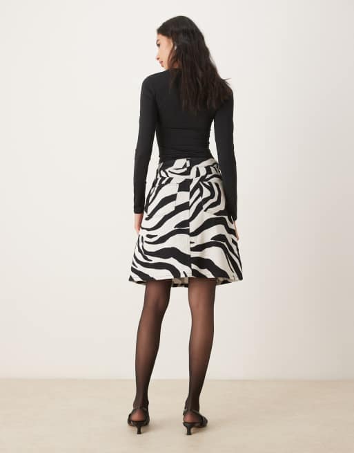 ASOS DESIGN - Denim rok met jaren 90-lengte in grafische zebraprint, 4 van 5