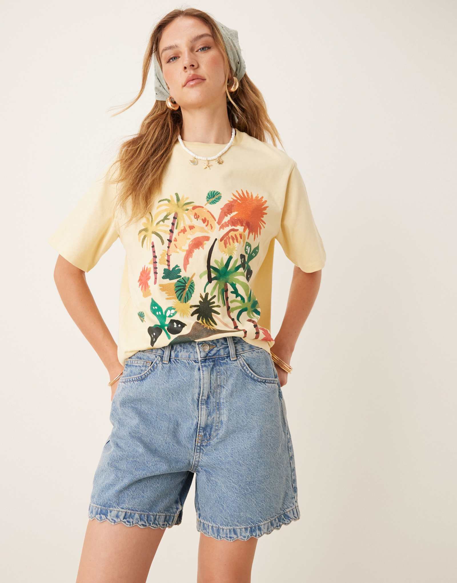 ДИЗАЙНЕРСКИЕ джинсовые шорты ASOS с отделкой по краю в виде гребешка темно-синего цвета