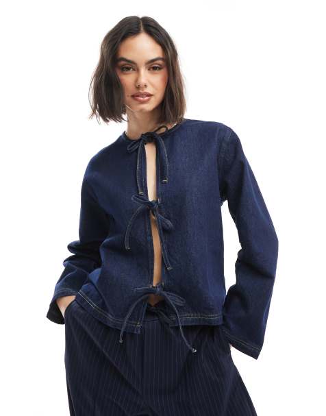 ASOS DESIGN - Denim top met lange mouwen, gestrikte voorkant en contrasterende stiksels in indigo - view 1