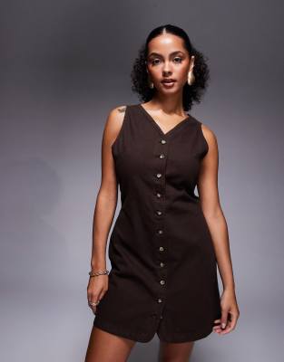 denim v neck dress with button front in chocolate-Brown