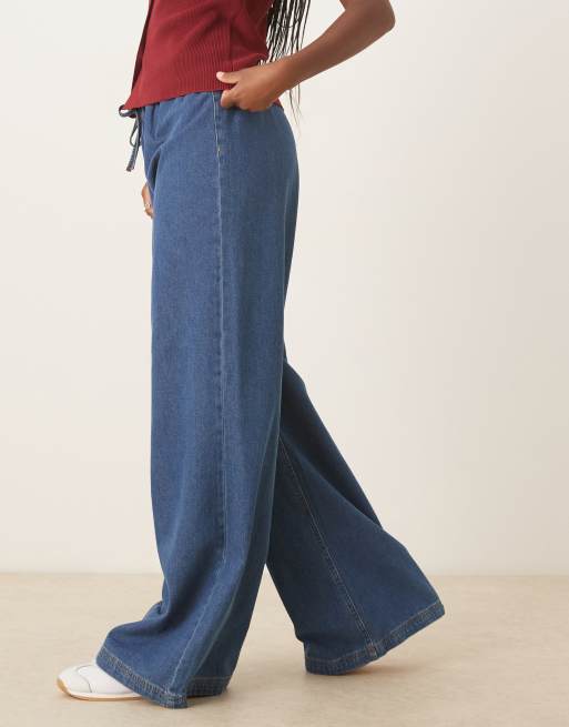 ASOS DESIGN denim wide leg trackie jeans in mid blue, 4 of 5