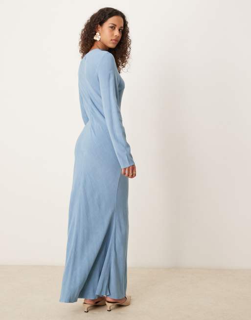 ASOS DESIGN – Denimblå maxiklänning i linnetyg med hög krage och dekorativ söm, 3 av 4