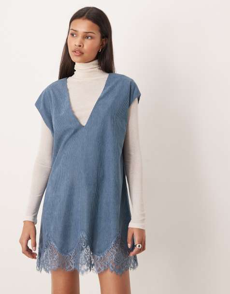 ASOS DESIGN - Denimblå minikjole med blondedetaljer i fløjl - view 1