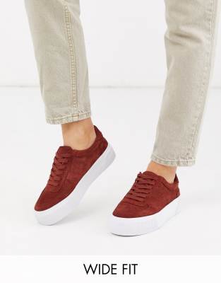 chaussure couleur rouille