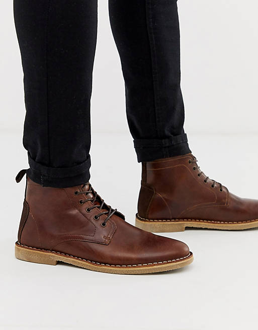 ASOS DESIGN - Desert - Leren chukka boots in bruin met suède detail