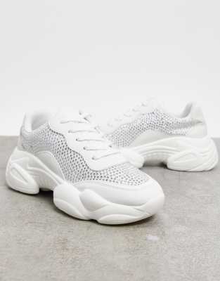 chunky tennis shoes