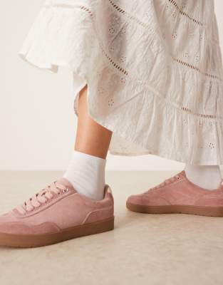 ASOS DESIGN - Deuce - Sneaker aus Wildlederimitat mit Schnürung-Rosa