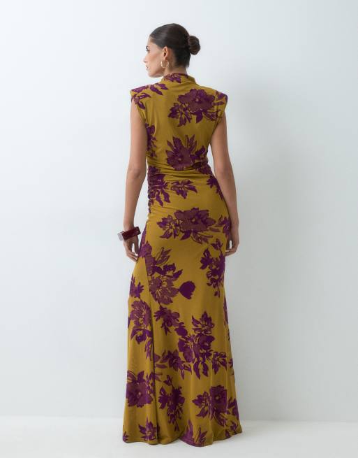 ASOS DESIGN Devore-Maxikleid mit Schulterpolstern, angeschnittenen Ärmeln und Schlitz in Gelb, 3 von 5