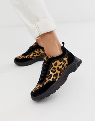 ASOS DESIGN - Dexie - Sneakers met dikke zool met luipaardprint in zwart-Multi