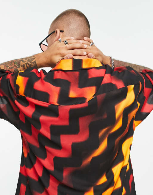 ASOS DESIGN – Diagonal sicksackrandig skjorta i oversize med sänkt axelsöm och platt krage, 2 av 4