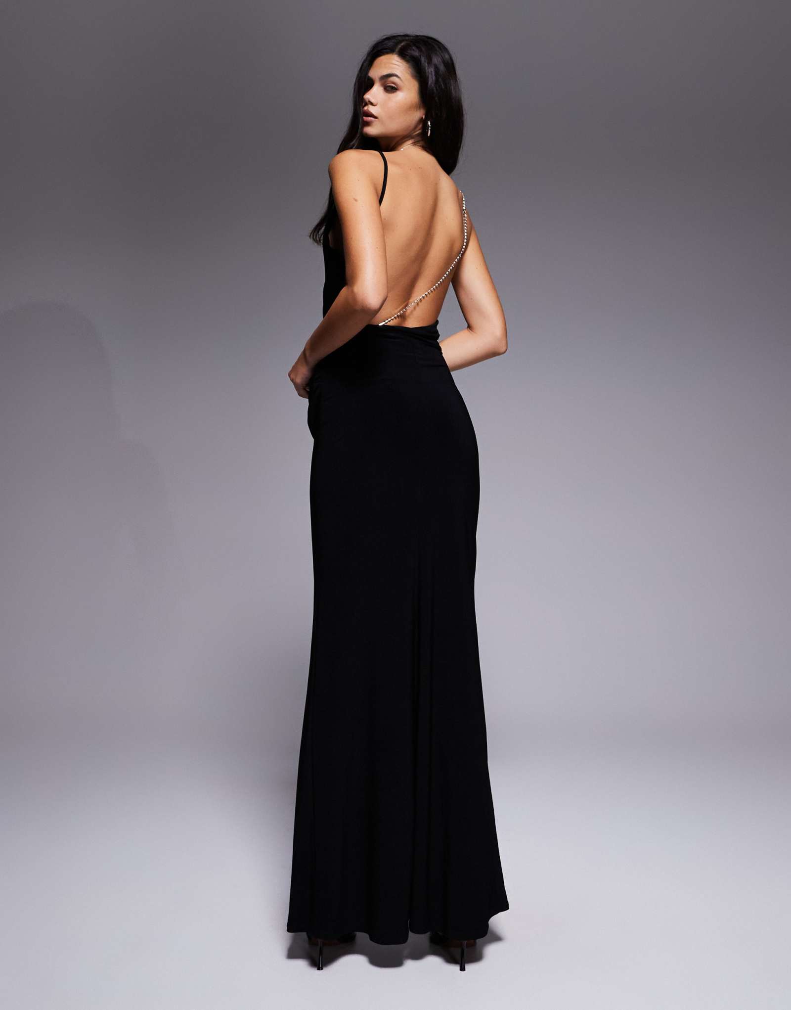 Драпированное макси-платье черного цвета с отделкой сзади бриллиантами ASOS DESIGN