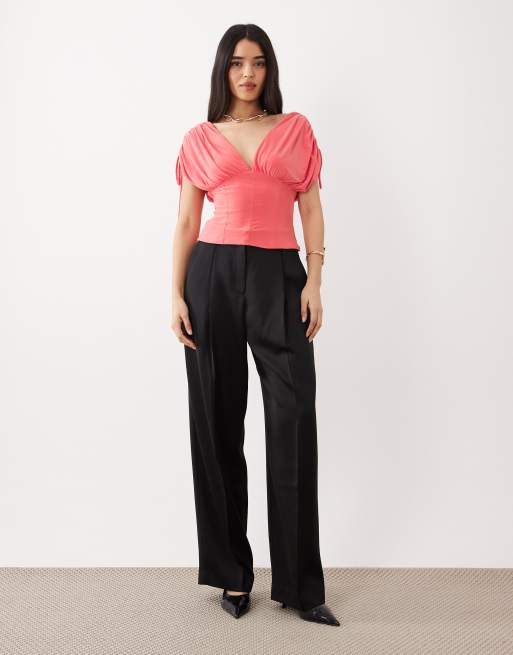ASOS DESIGN - Diep gerimpelde top met blote schouders in koraalkleur, 3 van 4
