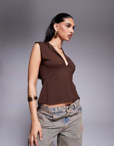 ASOS DESIGN - Diepuitgesneden getailleerde top van polyamide in chocoladebruin - view 1