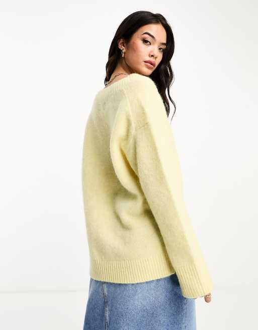 ASOS DESIGN - Dikke trui van alpaca-wolmix met v-hals in botergeel, 3 van 4