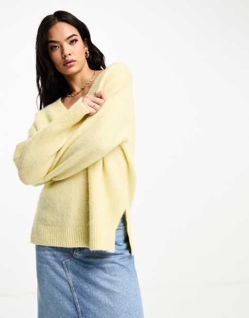 ASOS DESIGN - Dikke trui van alpaca-wolmix met v-hals in botergeel, 4 van 4