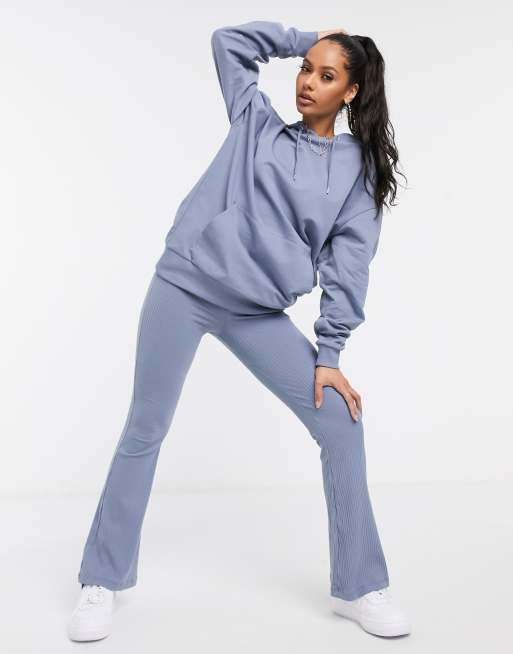 ASOS DESIGN – Dimmblått set med boyfriend-huvtröja i oversize och utsvängda leggings, 3 av 3