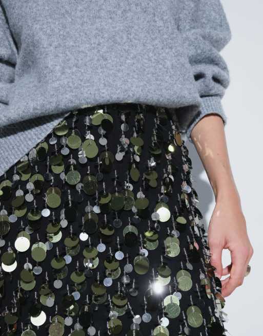 ASOS DESIGN disc sequin midi skirt in green, 3 of 5