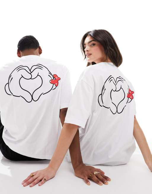 ASOS DESIGN – Disney – Biały T-shirt unisex o fasonie oversize z grafiką dłoni Myszki Mickey i Minnie 