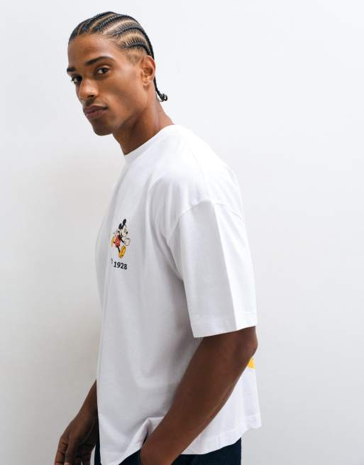ASOS DESIGN Disney Boxy oversized t-shirt with Mickey Mouse print in White, 4 of 5