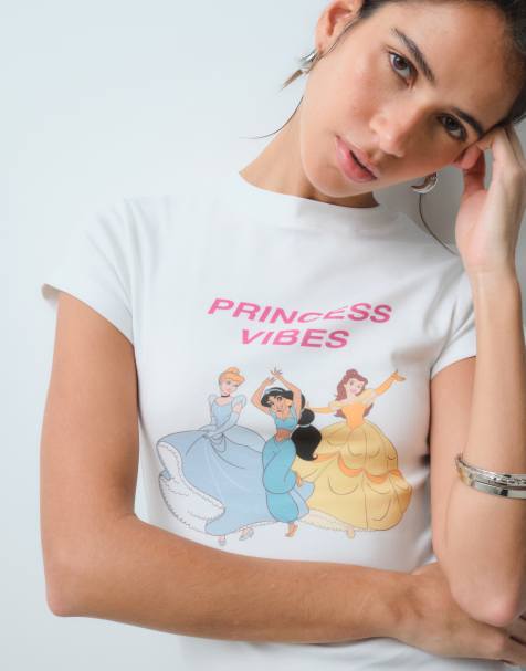 ASOS DESIGN Disney camiseta con diseño encogido con estampado de eslogan 'Princess' en blanco - view 1