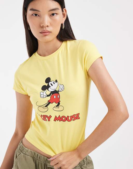 ASOS DESIGN Disney camiseta con diseño encogido retro de Mickey en amarillo, 3 de 4