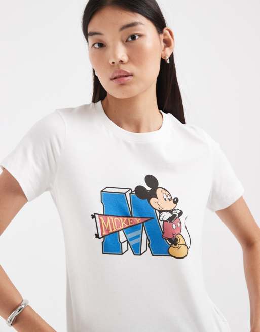 ASOS DESIGN Disney camiseta holgada con estampado bordado de Mickey Mouse en blanco, 2 de 4