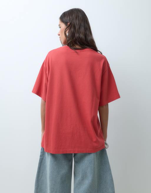 ASOS DESIGN Disney camiseta oversize con estampado de Cruella en rojo, 5 de 5