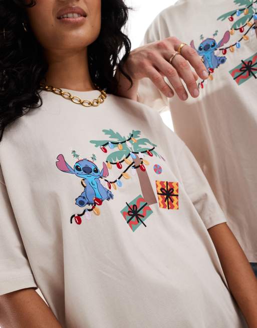 ASOS DESIGN Disney Christmas Oversize T Shirt in neutralem Farbton mit Stitch Prints