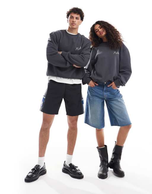 ASOS DESIGN - Disney - Felpa squadrata unisex oversize nero slavato con stampe "Mickey Mouse", 3 di 4