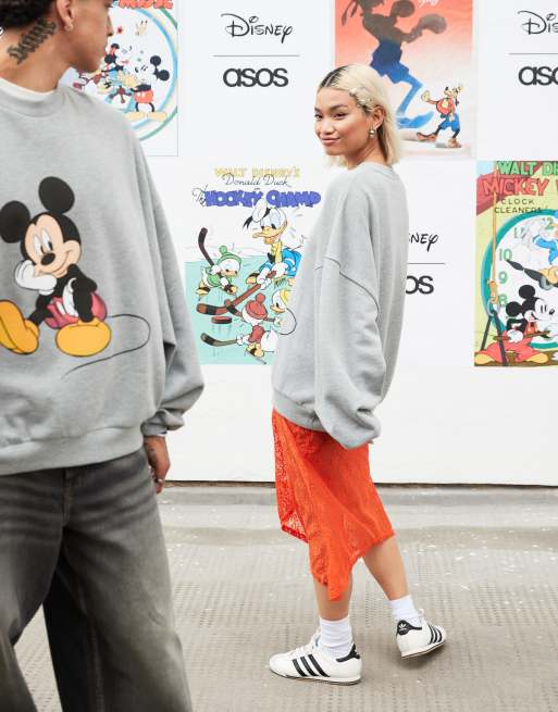 ASOS DESIGN – Disney – Gråmelerad, extrem oversize sweatshirt i unisex-modell med Musse Pigg-tryck, 2 av 4