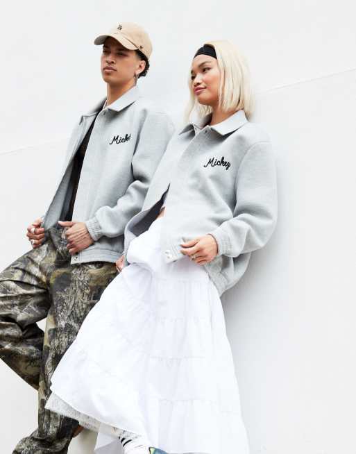 ASOS DESIGN – Disney – Gråmelerad oversize-jacka i scubamaterial och unisex-modell med Musse Pigg-tryck, 2 av 4