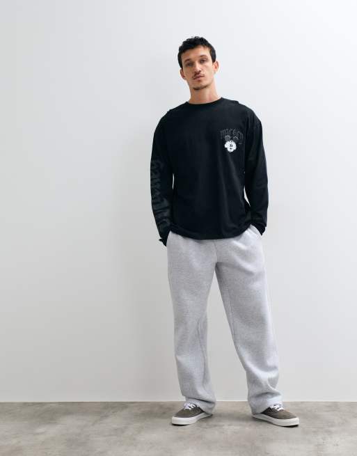ASOS DESIGN Disney Halloween camiseta oversize de manga larga con estampado de Mickey en negro, 4 de 5