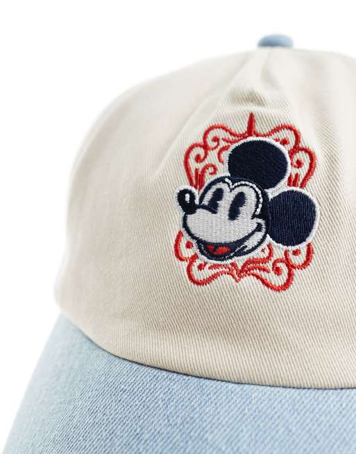 ASOS DESIGN – Disney – Kappe in Ecru mit Schirm aus Jeansstoff und Micky Maus-Motiv, 2 von 3